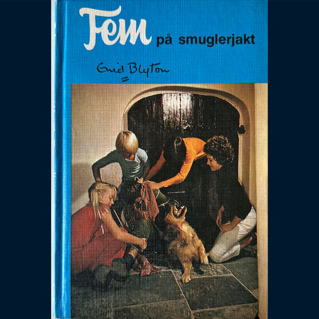 Blyton, Enid: (4) Fem på smuglerjakt (1987)
